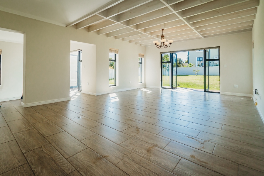 3 Bedroom Property for Sale in Kraaibosch Country Estate Western Cape